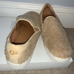 Ugg’s fuzzy slip on sneakers